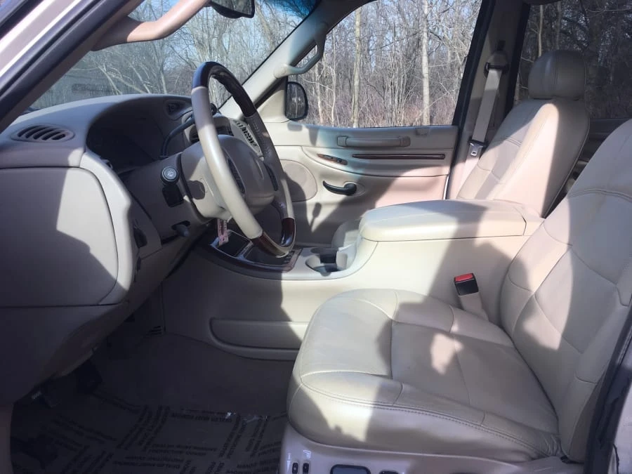 2001 Lincoln Navigator 1st Gen - Image 3 of 9