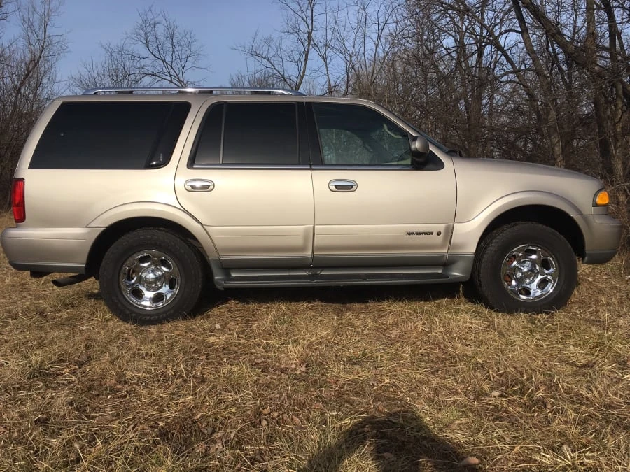 2001 Lincoln Navigator 1st Gen - Image 9 of 9