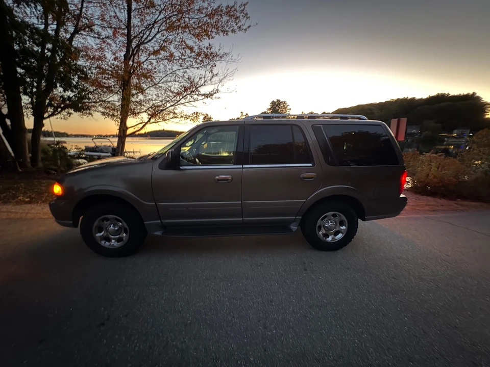 2001 Lincoln Navigator 1st Gen - Image 20 of 21