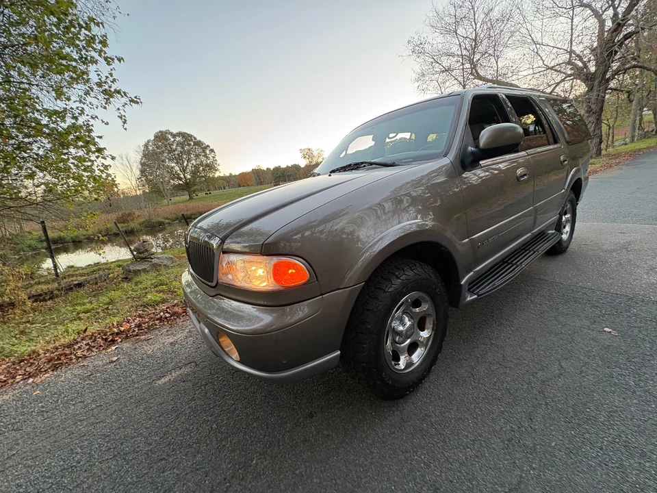 2001 Lincoln Navigator 1st Gen - Image 14 of 21