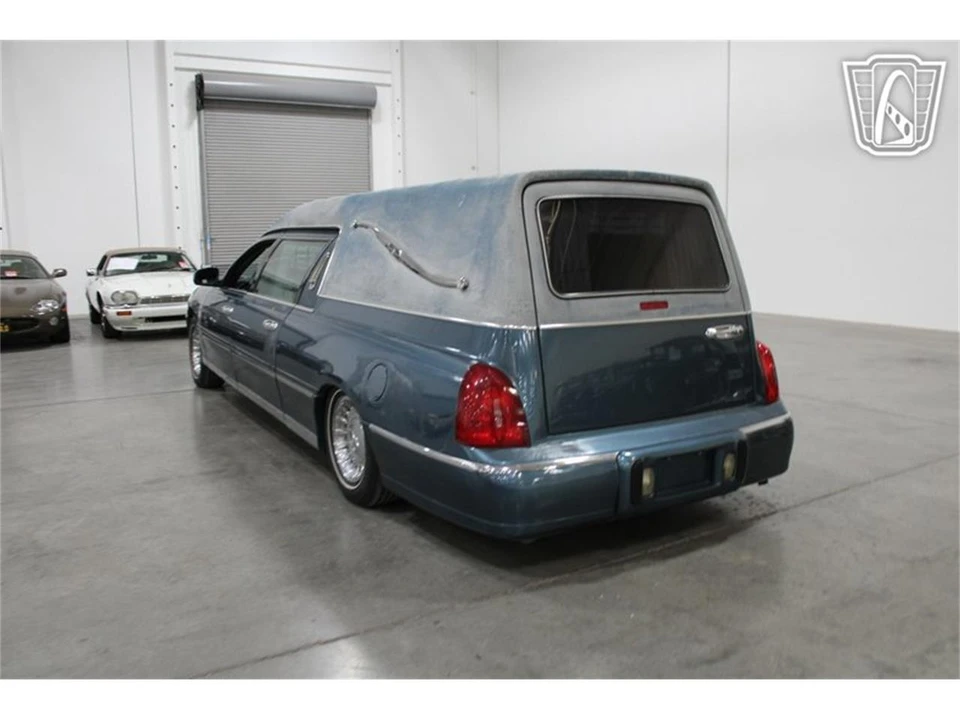 2001 Lincoln Town Car - Image 16 of 31