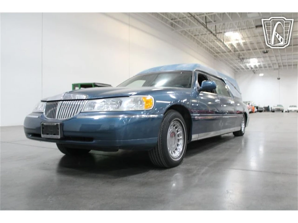 2001 Lincoln Town Car - Image 22 of 31
