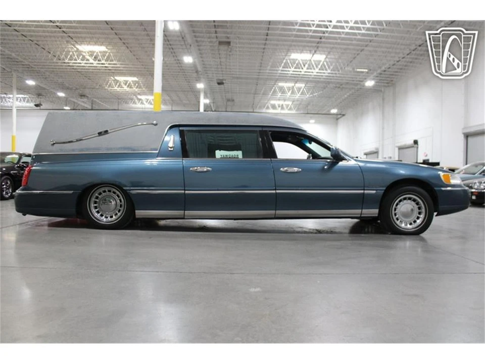 2001 Lincoln Town Car - Image 27 of 31