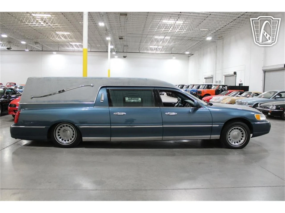 2001 Lincoln Town Car - Image 19 of 31