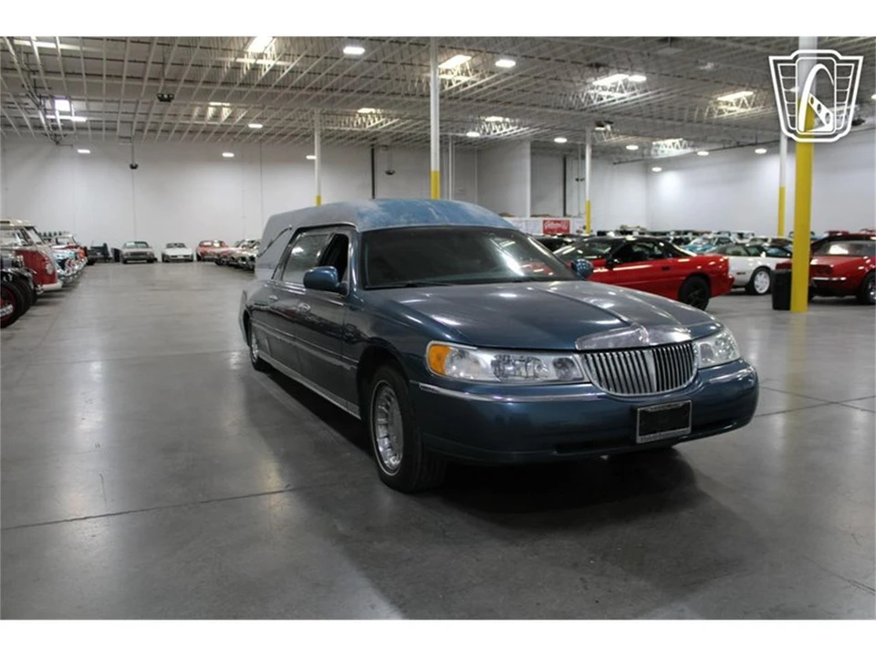2001 Lincoln Town Car - Image 20 of 31