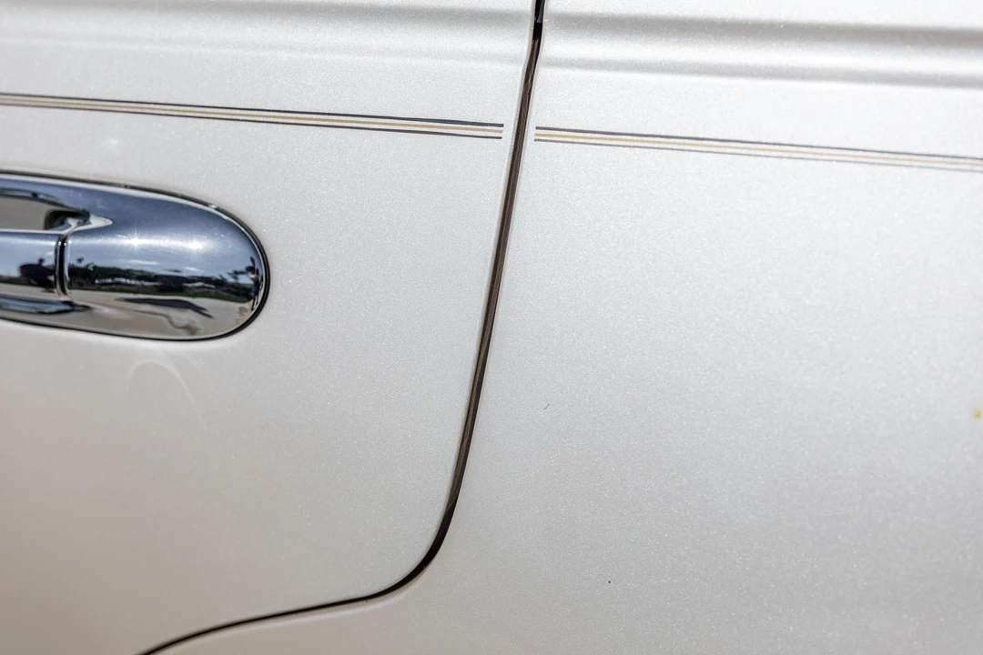 2001 Lincoln Town Car - Image 28 of 31