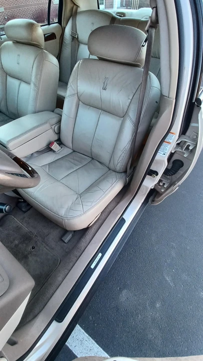 2001 Lincoln Town Car - Image 31 of 31