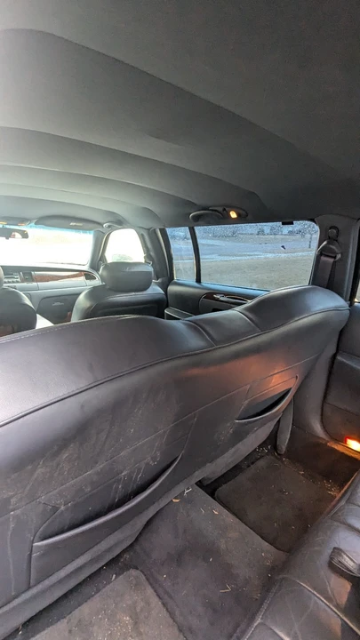 2001 Lincoln Town Car - Image 19 of 20