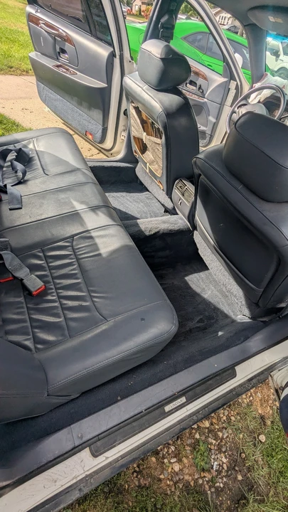 2001 Lincoln Town Car - Image 15 of 20