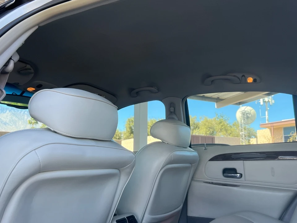 2001 Lincoln Town Car - Image 20 of 21