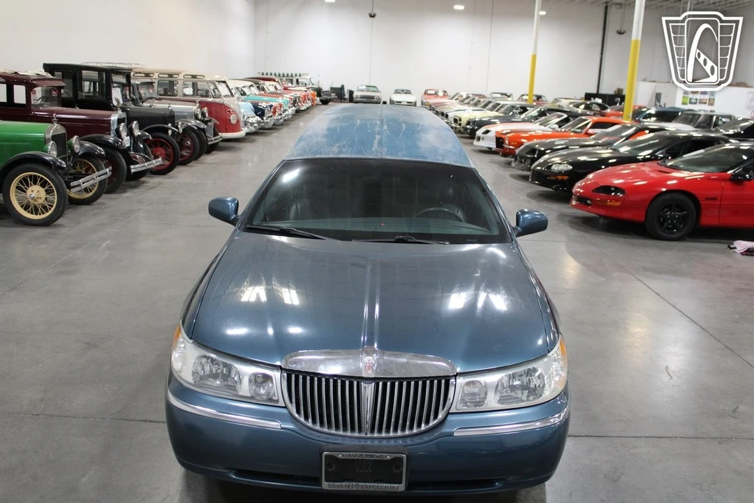 2001 Lincoln Town Car - Image 7 of 21
