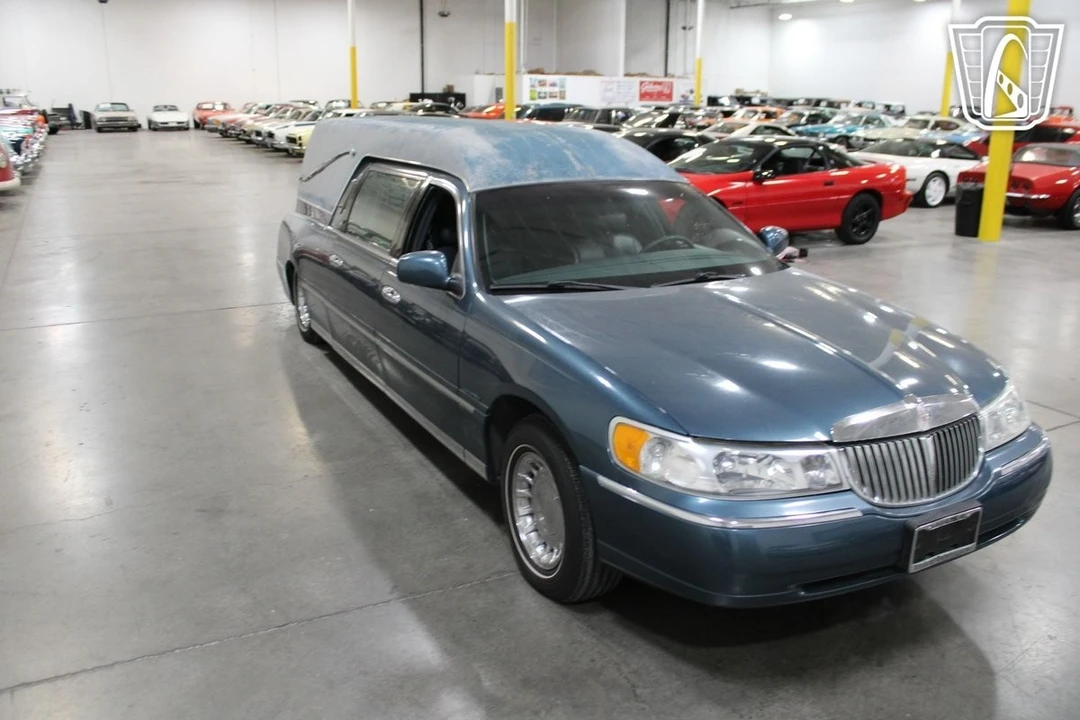 2001 Lincoln Town Car - Image 14 of 21