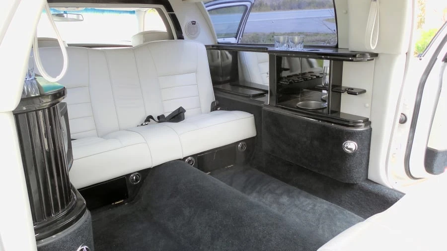 2001 Lincoln Town Car - Image 5 of 9
