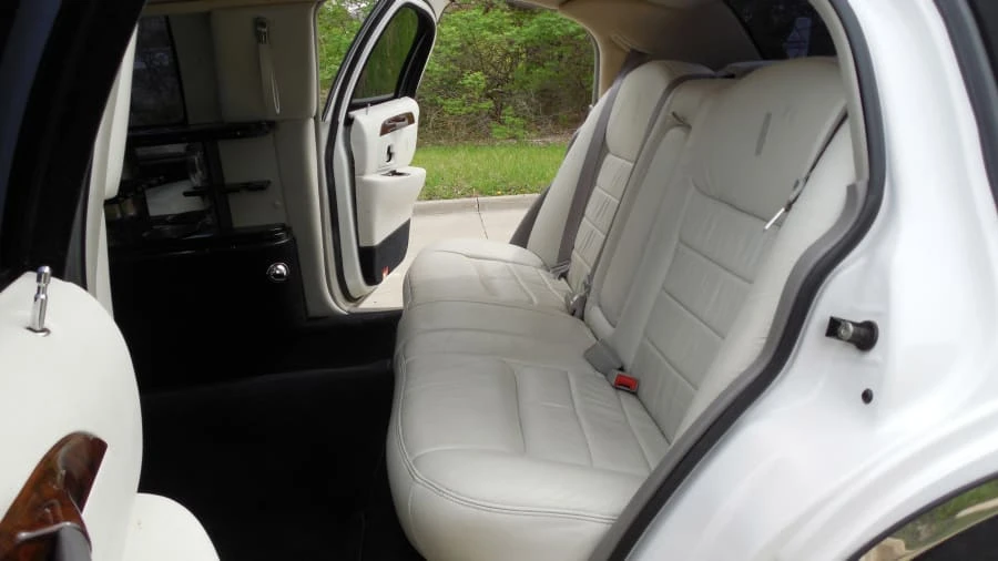 2001 Lincoln Town Car - Image 6 of 9
