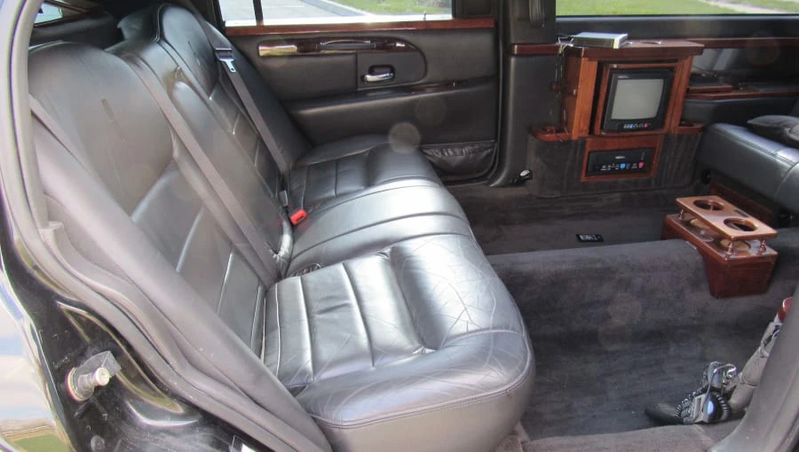 2001 Lincoln Town Car - Image 8 of 8