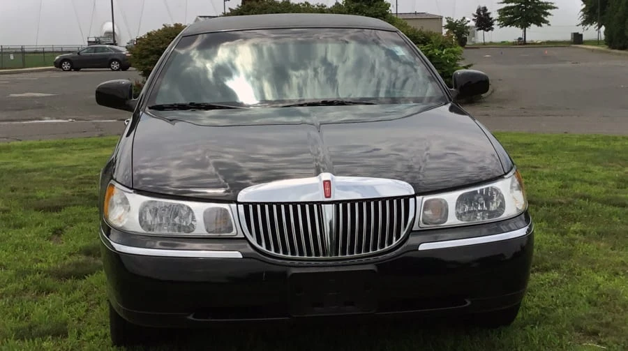 2001 Lincoln Town Car - Image 4 of 10