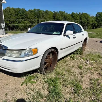 2001 Lincoln Town Car