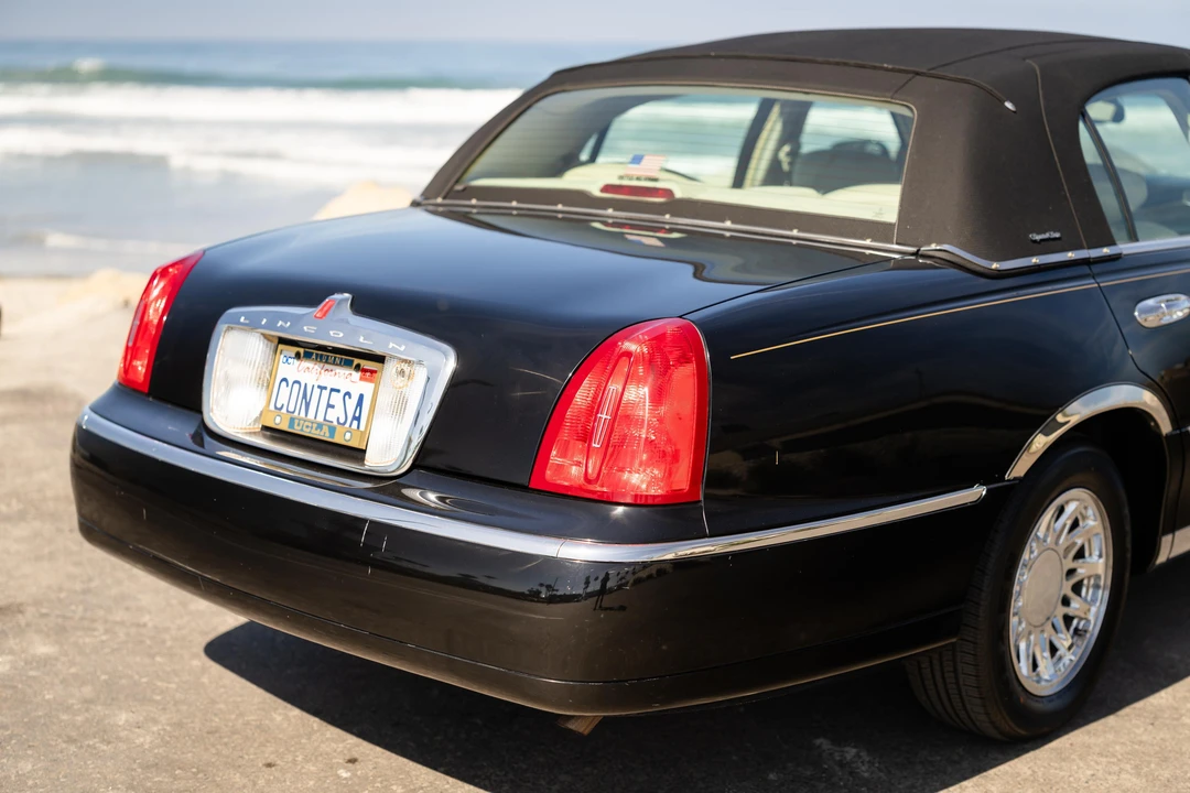 2001 Lincoln Town Car - Image 31 of 31