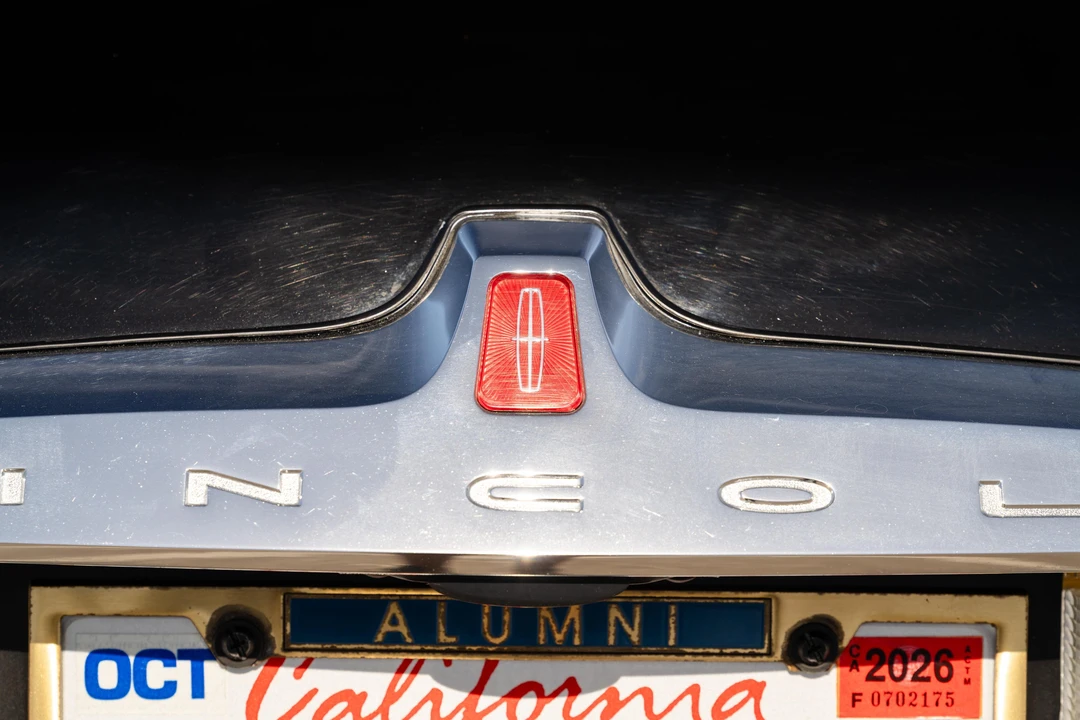 2001 Lincoln Town Car - Image 28 of 31