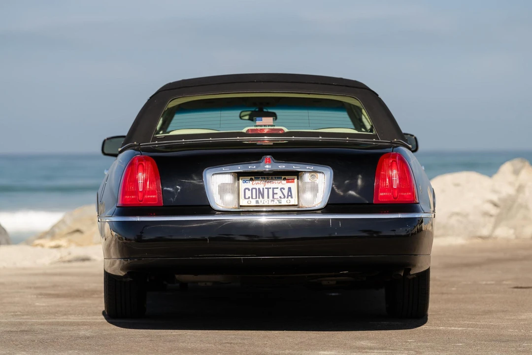 2001 Lincoln Town Car - Image 5 of 31