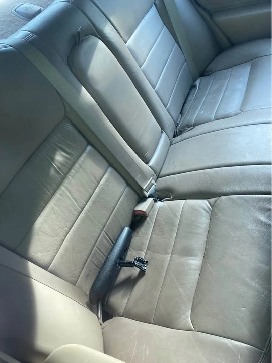 2001 Lincoln Town Car - Image 2 of 10