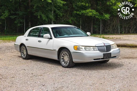 2001 Lincoln Town Car Signature Series