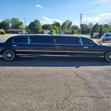2001 Lincoln Town Car Ultimate L Sedan 4D