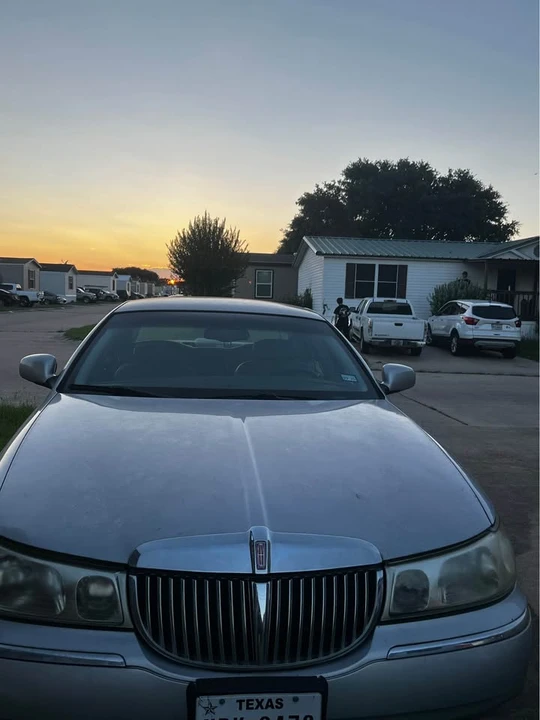 2001 Lincoln Town Car - Image 9 of 9