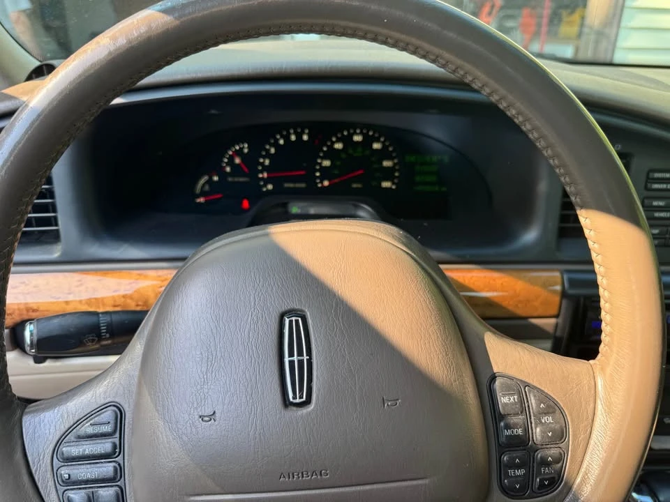 2001 Lincoln Continental 9th Gen - Image 6 of 9