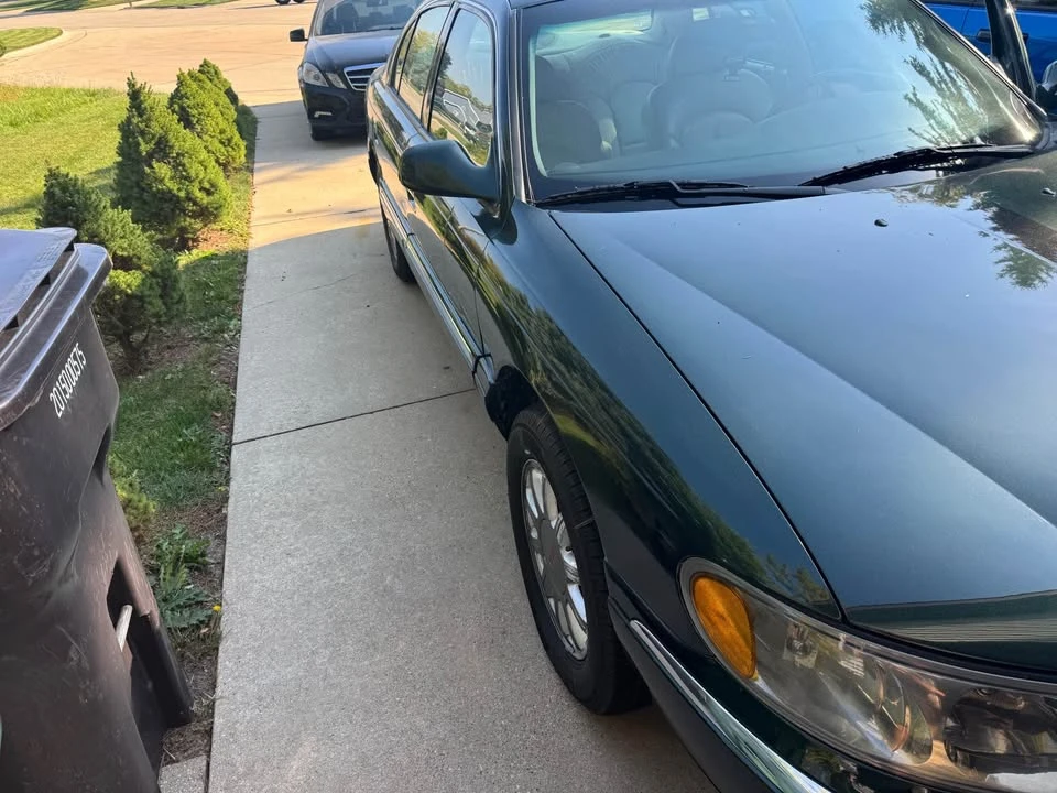 2001 Lincoln Continental 9th Gen - Image 3 of 9