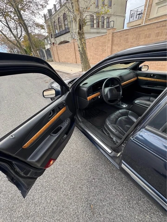 2001 Lincoln Continental 9th Gen - Image 6 of 11