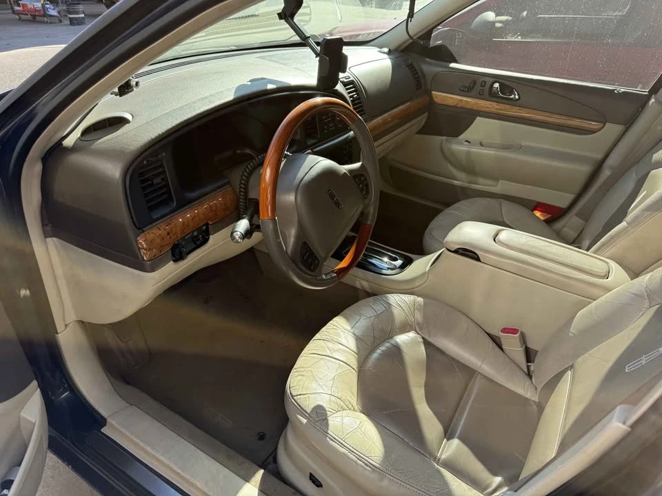 2001 Lincoln Continental 9th Gen - Image 3 of 9
