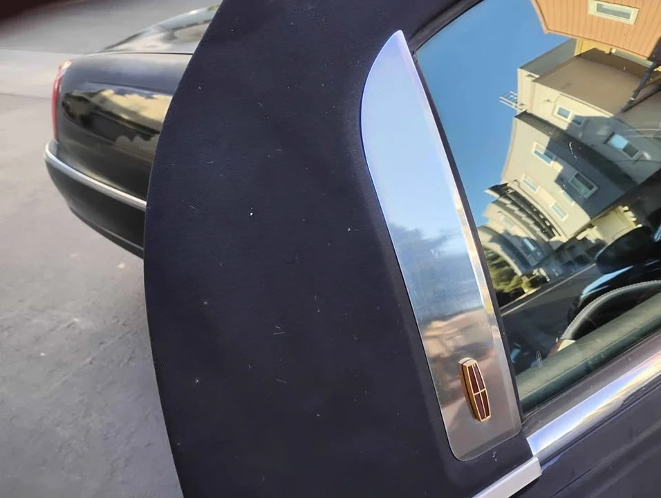 2001 Lincoln Town Car - Image 5 of 20