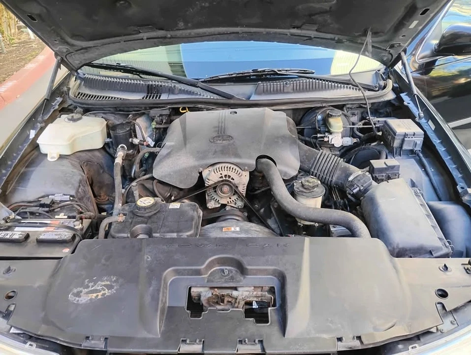 2001 Lincoln Town Car - Image 11 of 20