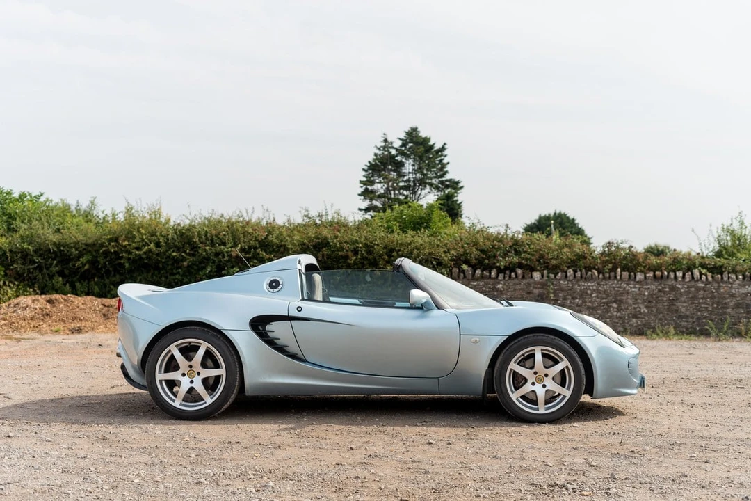 2001 Lotus Elise Series 1 - Image 14 of 30