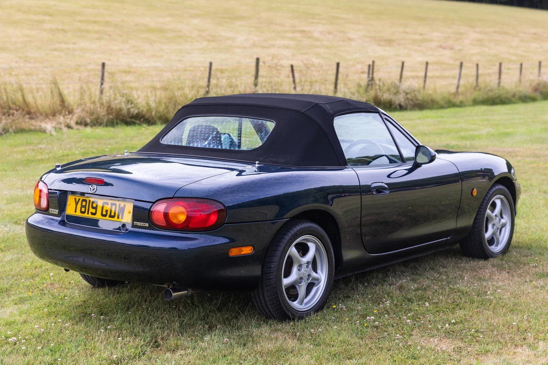 2001 Mazda NB MX-5 Miata - Image 14 of 31