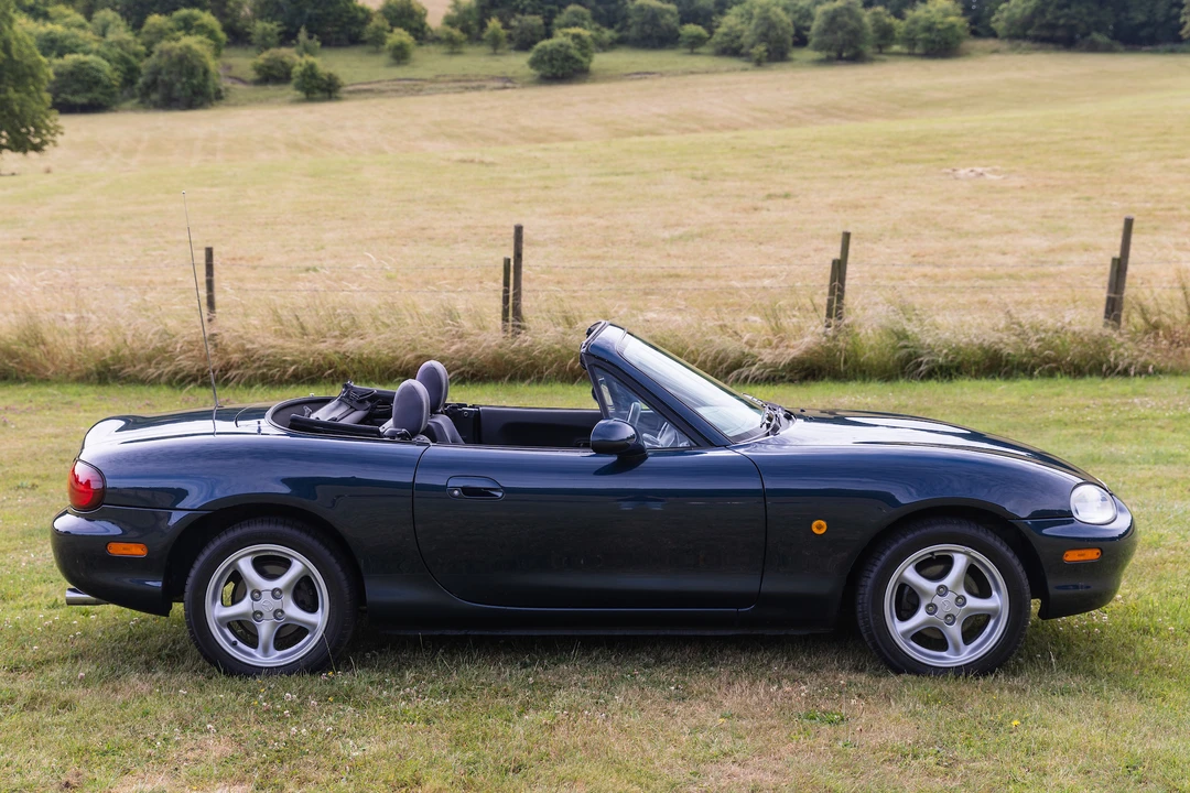 2001 Mazda NB MX-5 Miata - Image 5 of 31