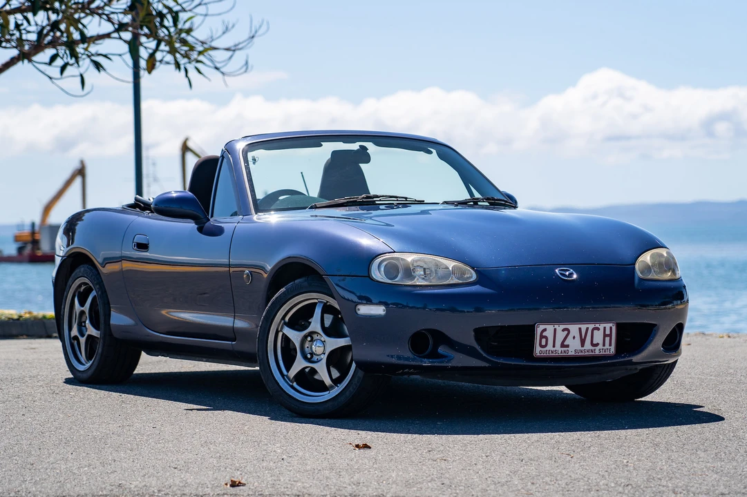 2001 Mazda NB MX-5 Miata - Image 2 of 31