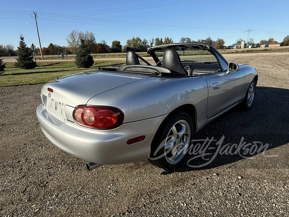 2001 Mazda NB MX-5 Miata - Image 2 of 20