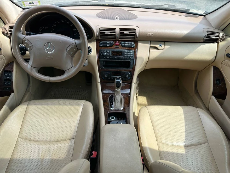 2001 Mercedes-Benz W203 C-Class - Image 10 of 24