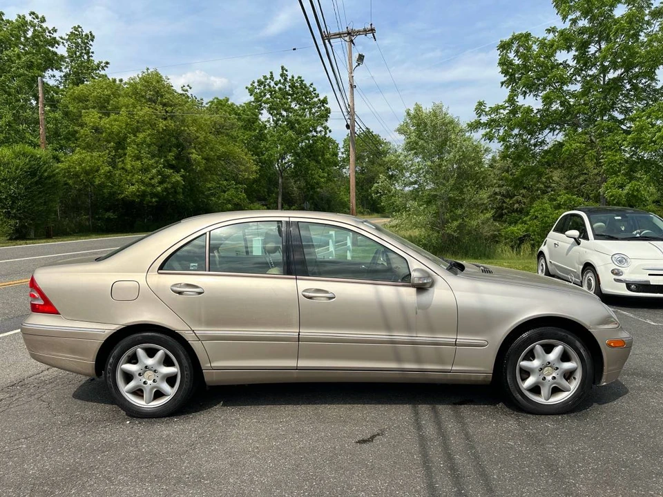 2001 Mercedes-Benz W203 C-Class - Image 8 of 24