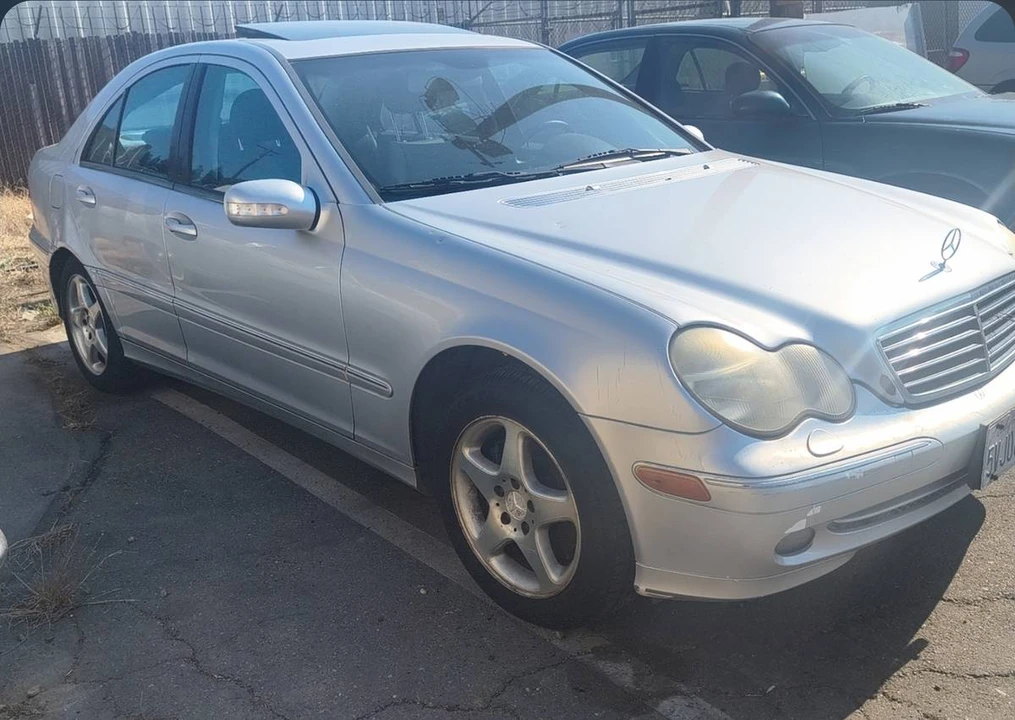 2001 Mercedes-Benz W203 C-Class - Image 2 of 6