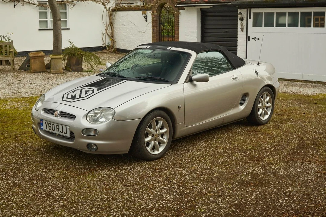 2001 MG F - Image 2 of 30