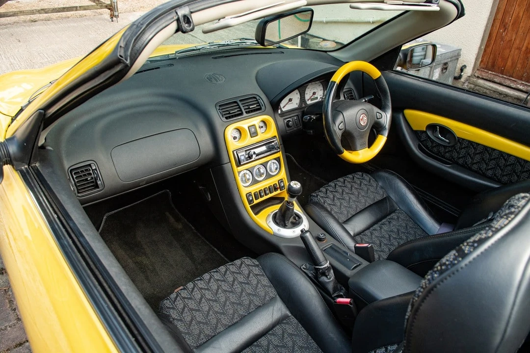 2001 MG F - Image 7 of 30