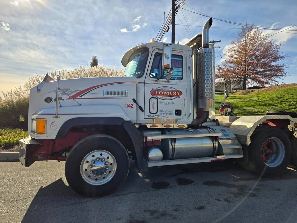 2001 Mack - Image 3 of 3