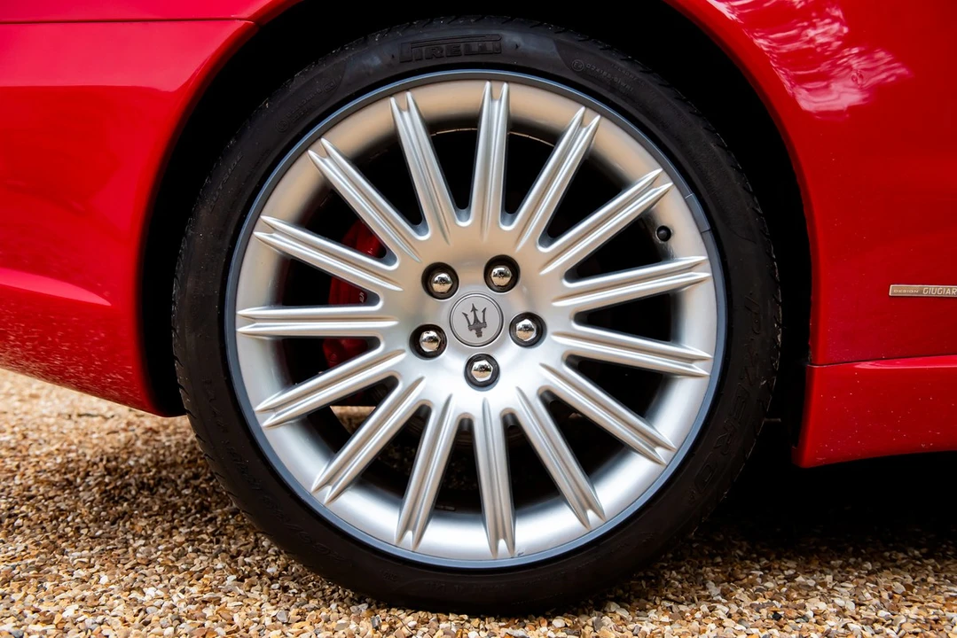 2002 Maserati Spyder - Image 28 of 30