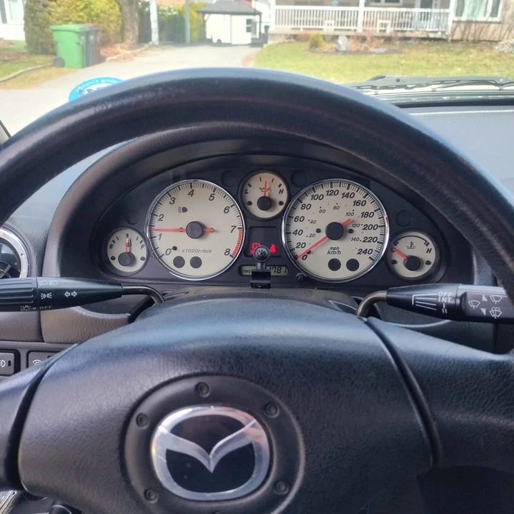 2001 Mazda NB MX-5 Miata - Image 2 of 4