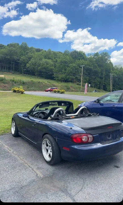 2001 Mazda NB MX-5 Miata - Image 2 of 9