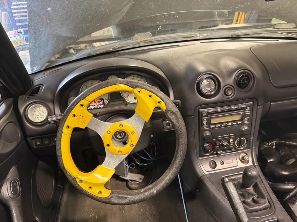 2001 Mazda NB MX-5 Miata - Image 5 of 6
