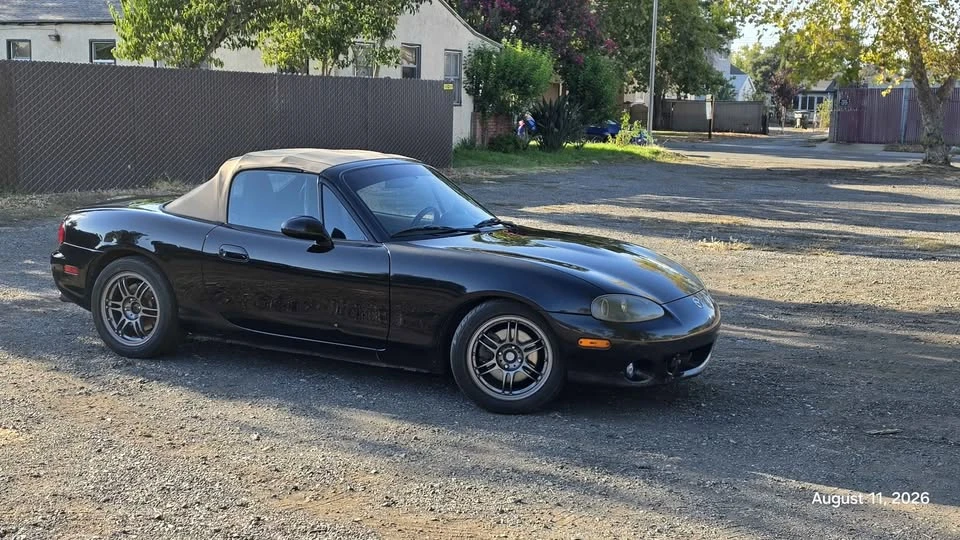 2001 Mazda NB MX-5 Miata - Image 2 of 14